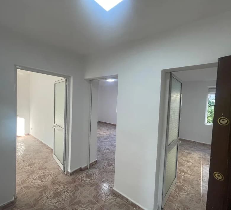 Qera | Apartament 2 + 1 | Rruga Ferit Xhajko | 500 €/muaj