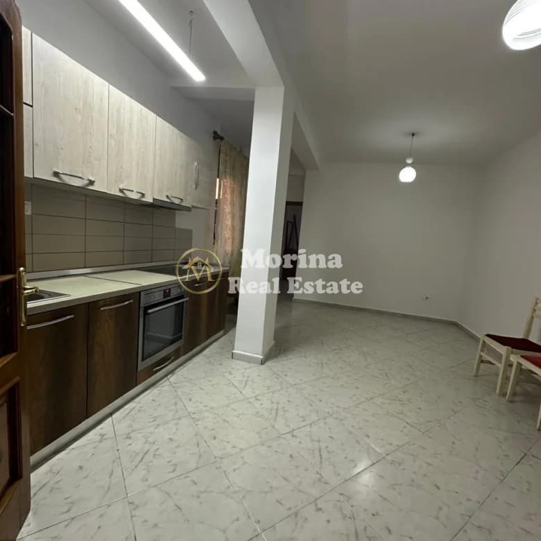 Qera | Shtëpi private 1 + 1 | Paskuqan | 250 €/muaj 2