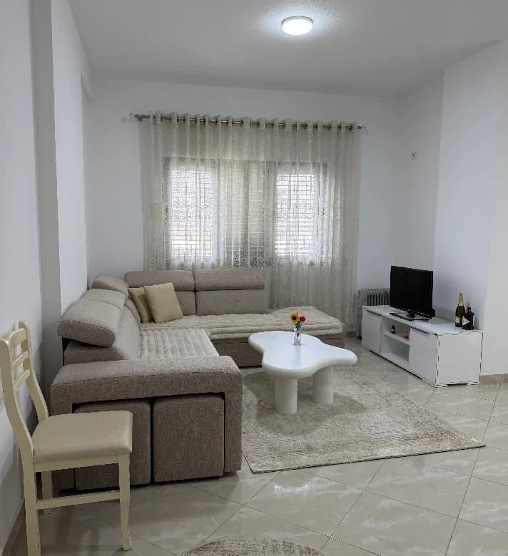Qera | Apartament 2 + 1 | Unaza e Madhe | 500 €/muaj 2