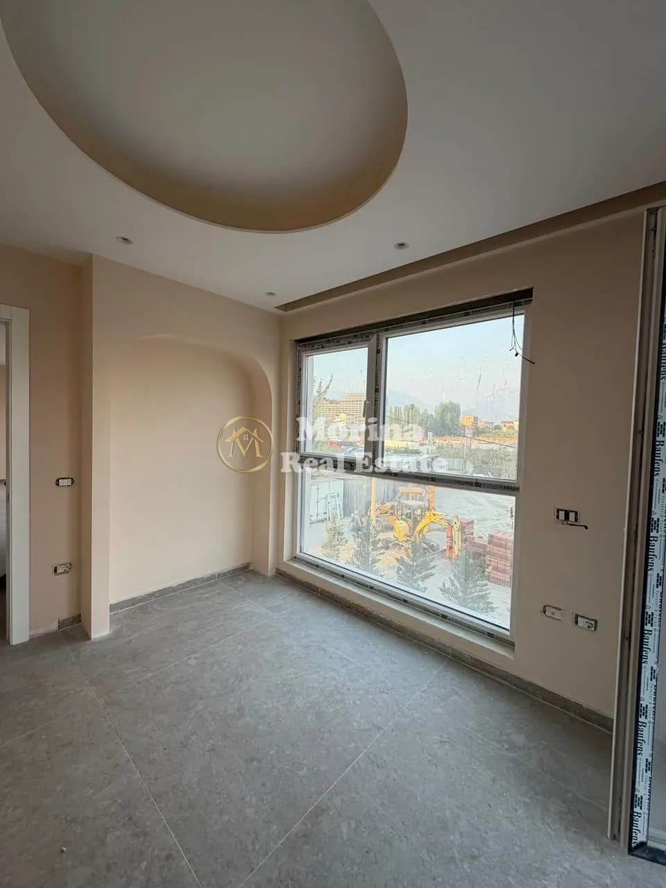 Qera | Ambjent Biznesi | Rruga Jordan Misja | 1000 €/muaj 2