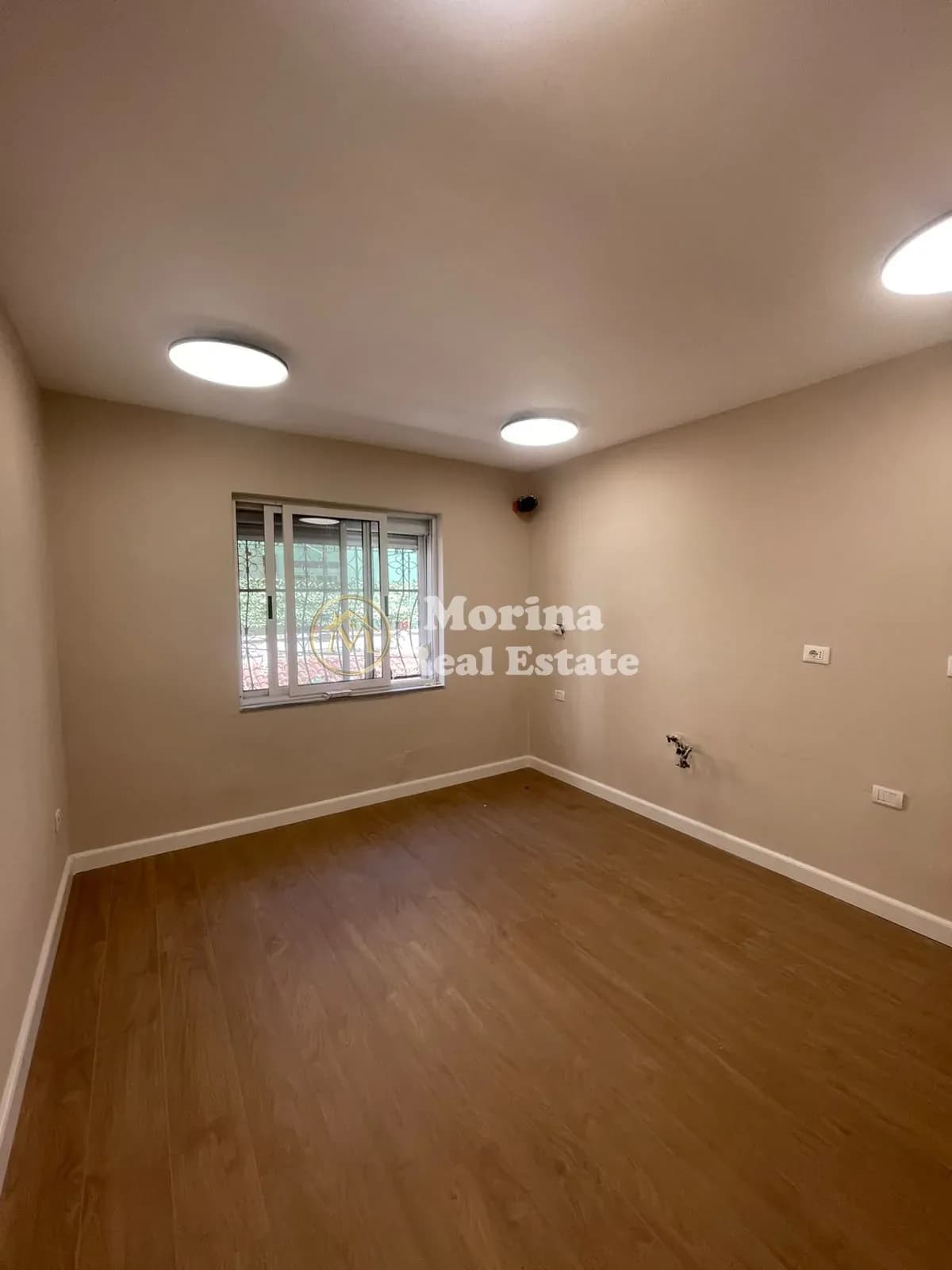 Qera | Ambjent Biznesi | Rruga e Barrikadave | 850 €/muaj 3