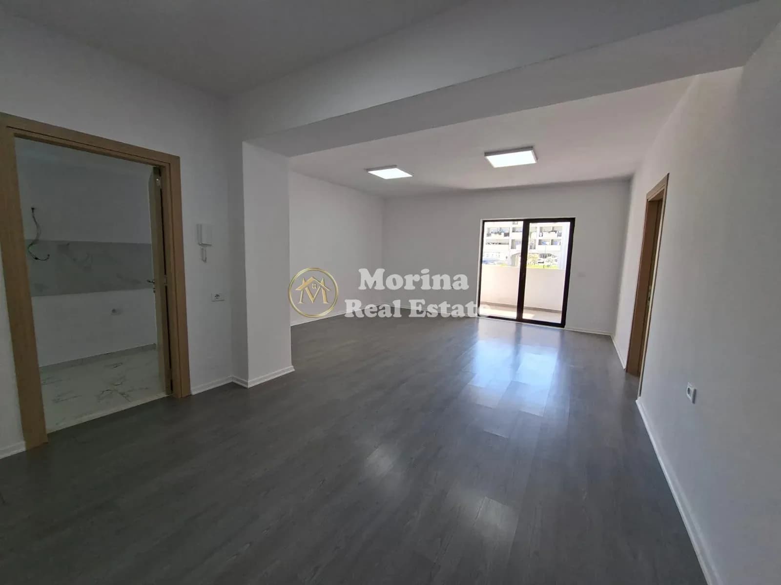 Qera | Ambjent Biznesi | Rruga 5 Maji | 450 €/muaj 4