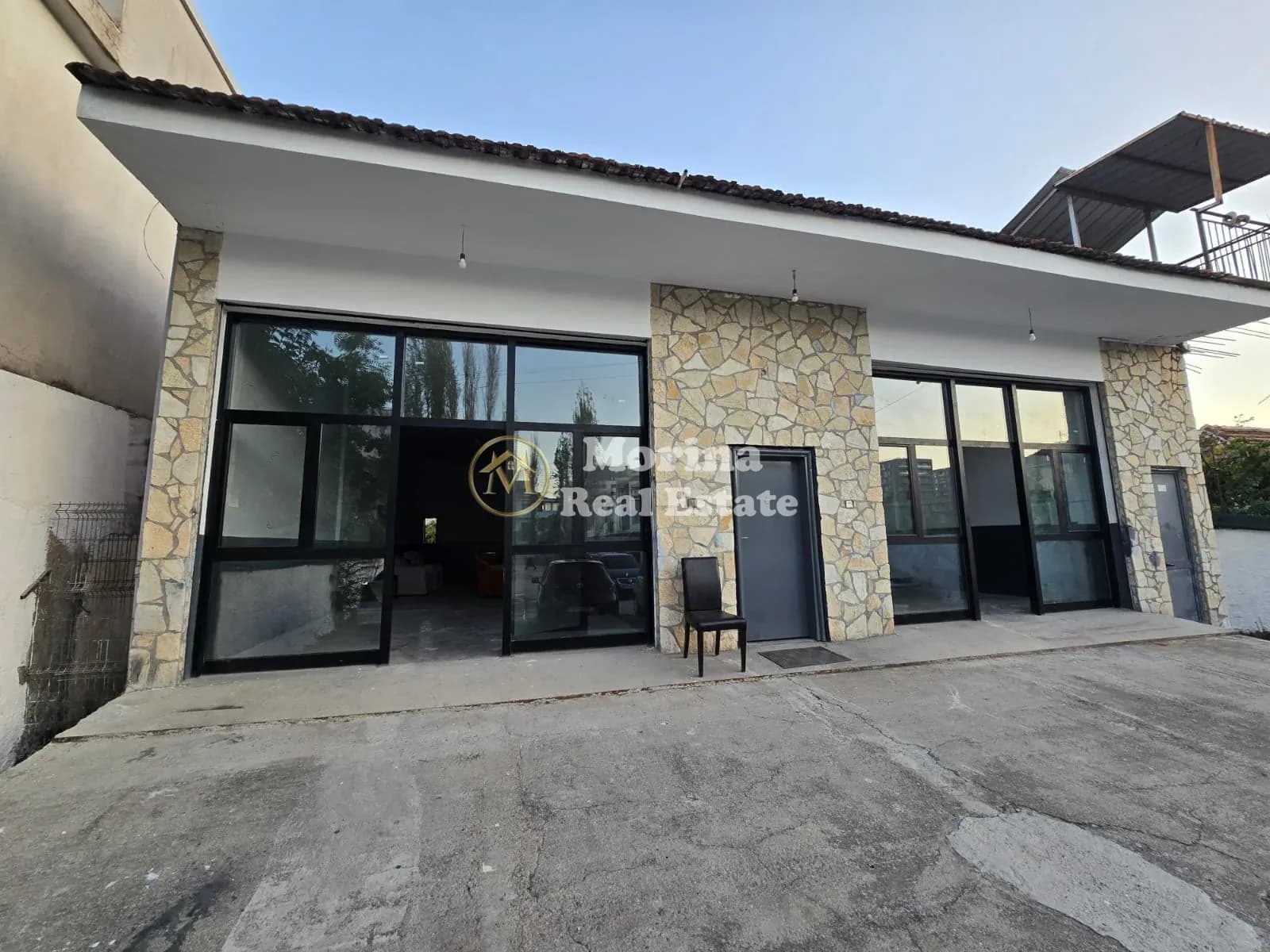 Qera | Ambjent Biznesi | Rruga Halil Malaj | 1200 €/muaj