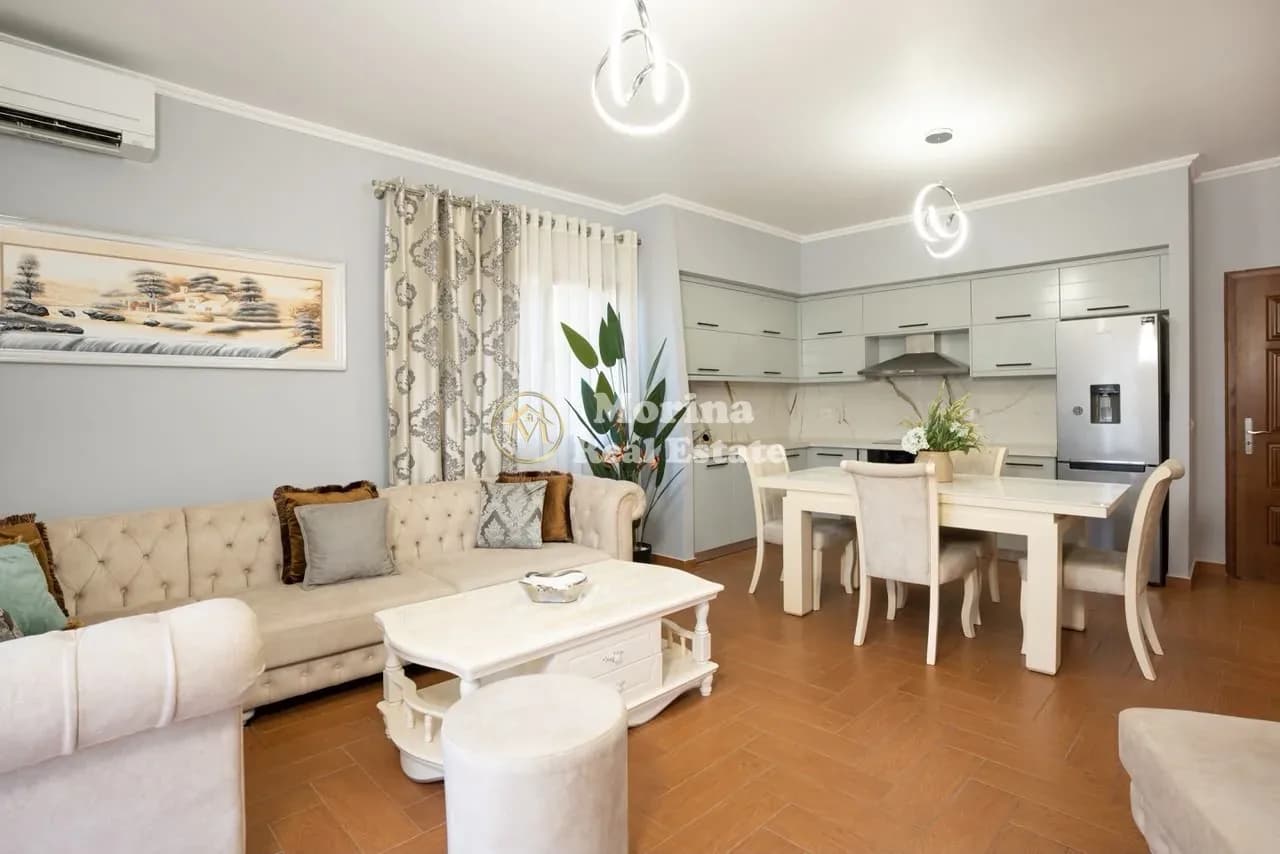Qera | Vilë 2 + 1+2 | Liqeni Artificial | 1200 €/muaj 2