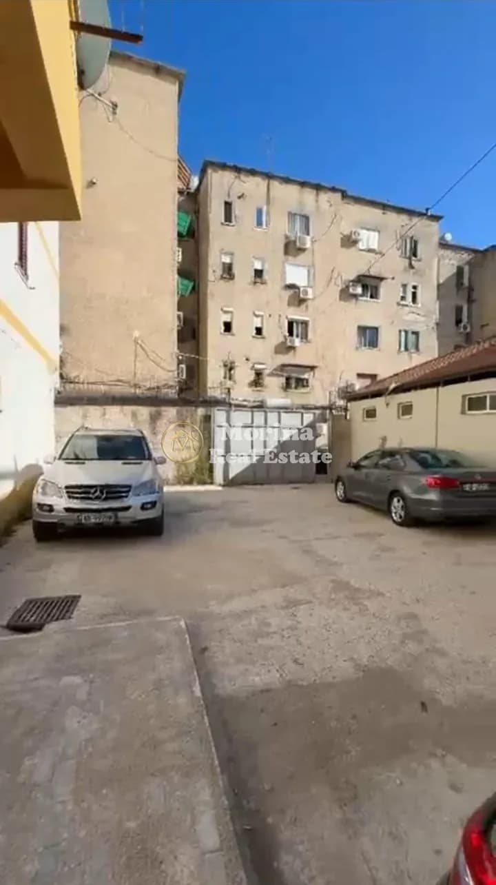 Shitje | Magazinë | Xhamlliku | 60000 €