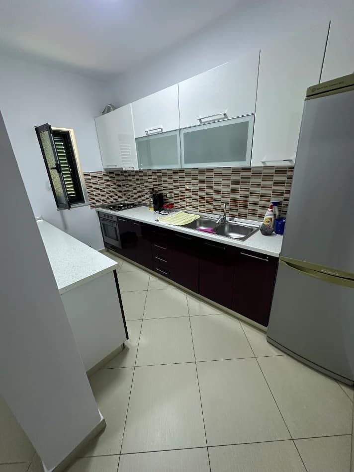 Qera | Vilë 3 + 1+2+Post Parkimi | Kafja e Rremës | 850 €/muaj