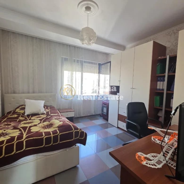 Shitje | Apartament 3 + 1 | Blloku | 650000 € 4