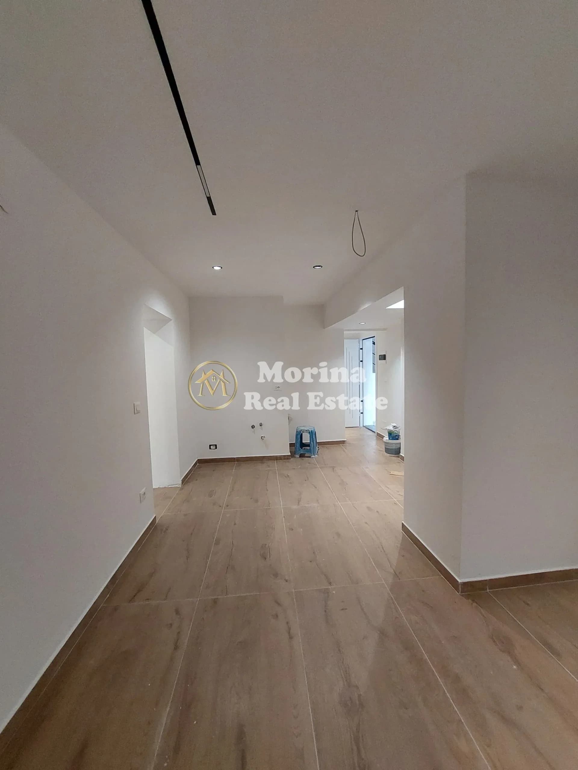 Qera | Ambjent Biznesi | Rruga Bardhyl | 500 €/muaj 4