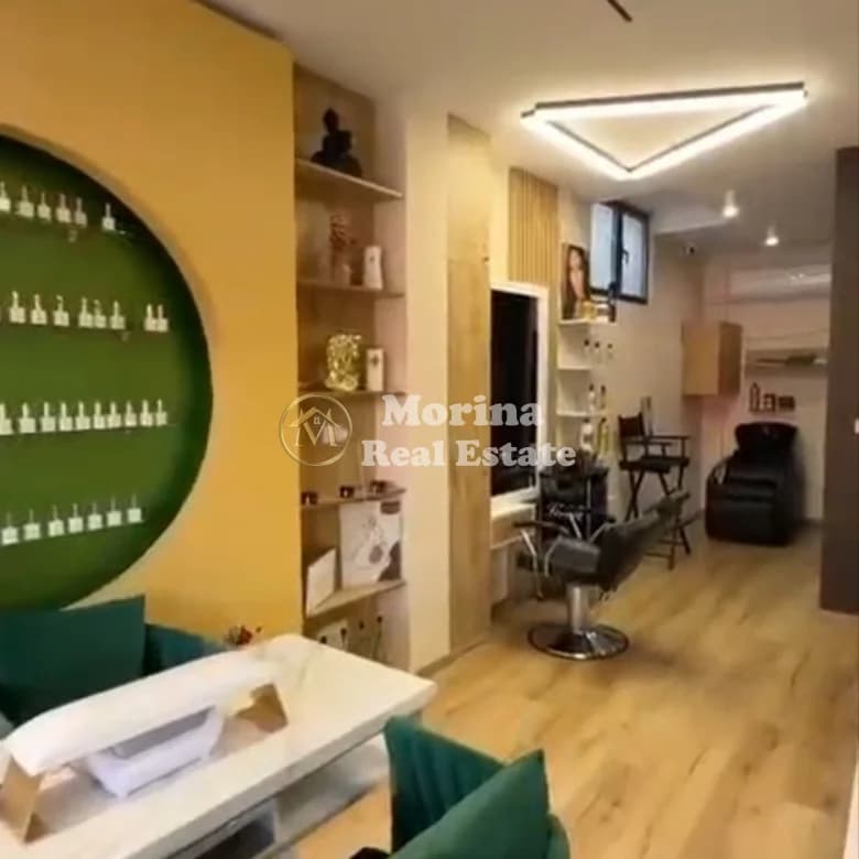 Qera | Ambjent Biznesi | Rruga Xhanfize Keko | 700 €/muaj 3