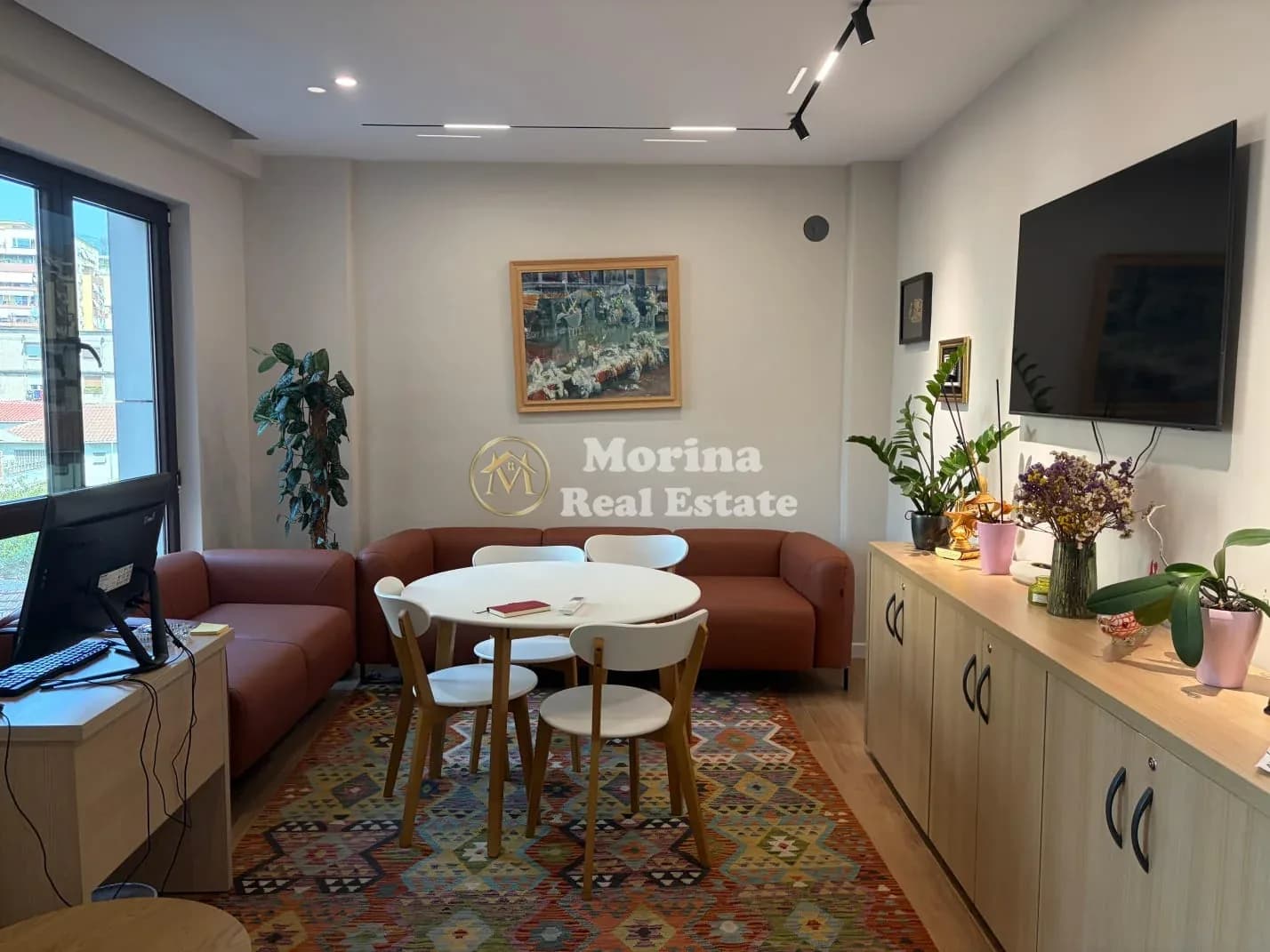 Qera | Ambjent Biznesi | Rruga Myslym Shyri | 700 €/muaj