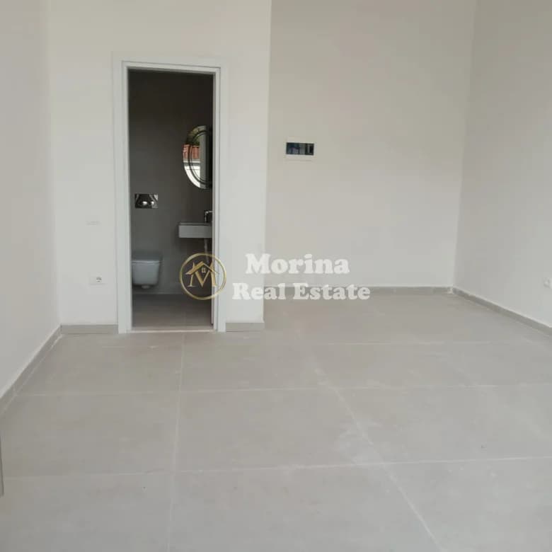 Qera | Ambjent Biznesi | Rruga Jordan Misja | 800 €/muaj