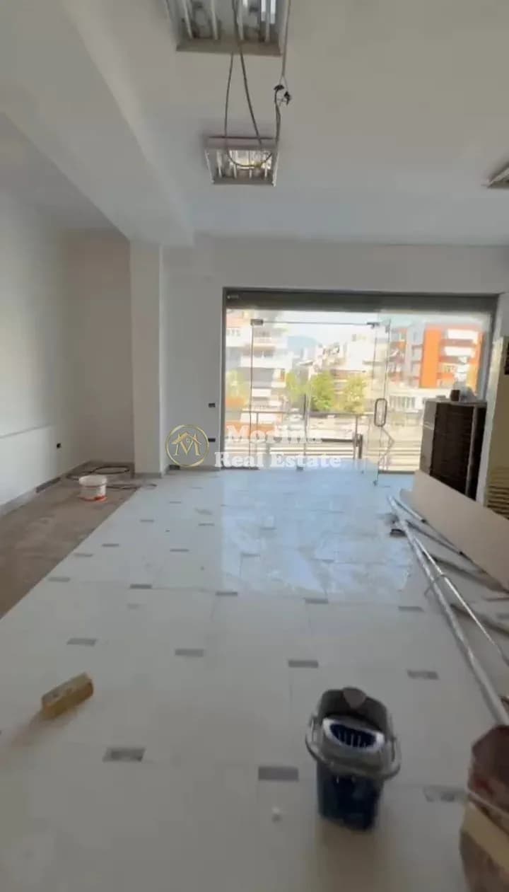 Qera | Ambjent Biznesi | Komuna e Parisit | 1500 €/muaj 2