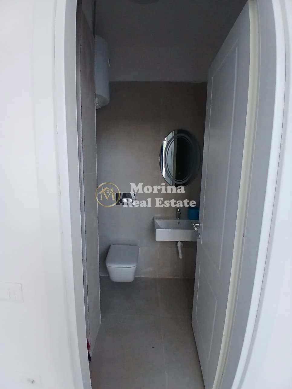 Qera | Ambjent Biznesi | Rruga Jordan Misja | 800 €/muaj 4
