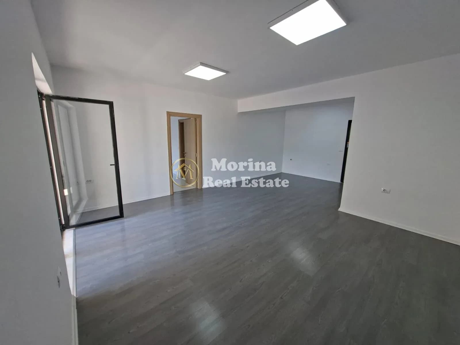 Qera | Ambjent Biznesi | Rruga 5 Maji | 450 €/muaj 3