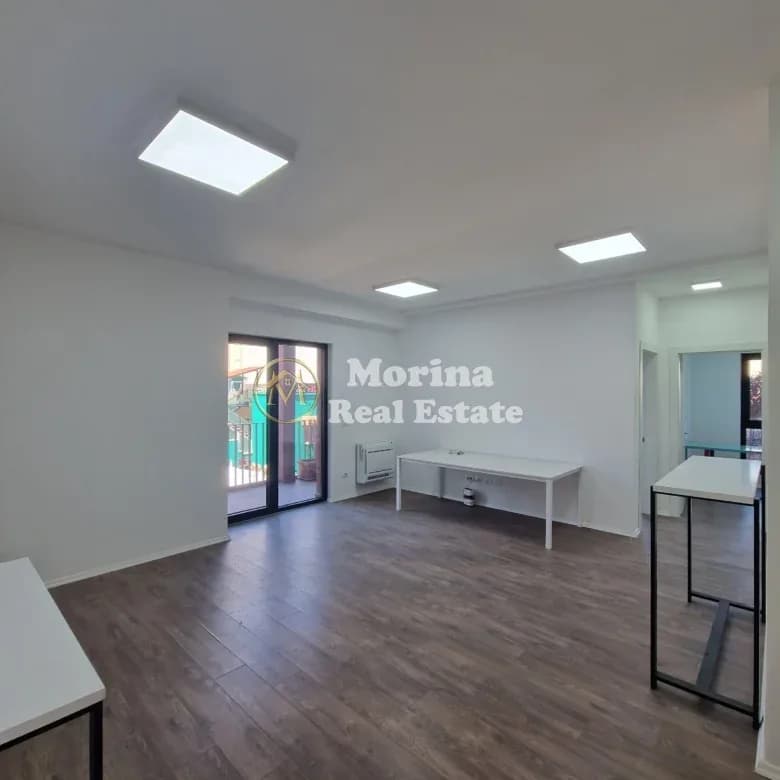 Qera | Ambjent Biznesi | Rruga e Kavajës - Garden Building | 950 €/muaj