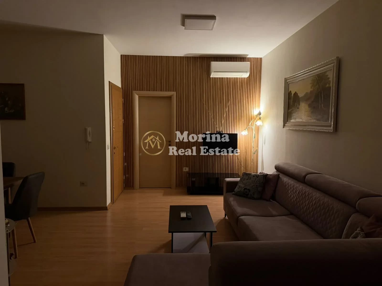 Qera | Vilë 3 + 1 | Fusha Aviacionit | 1000 €/muaj