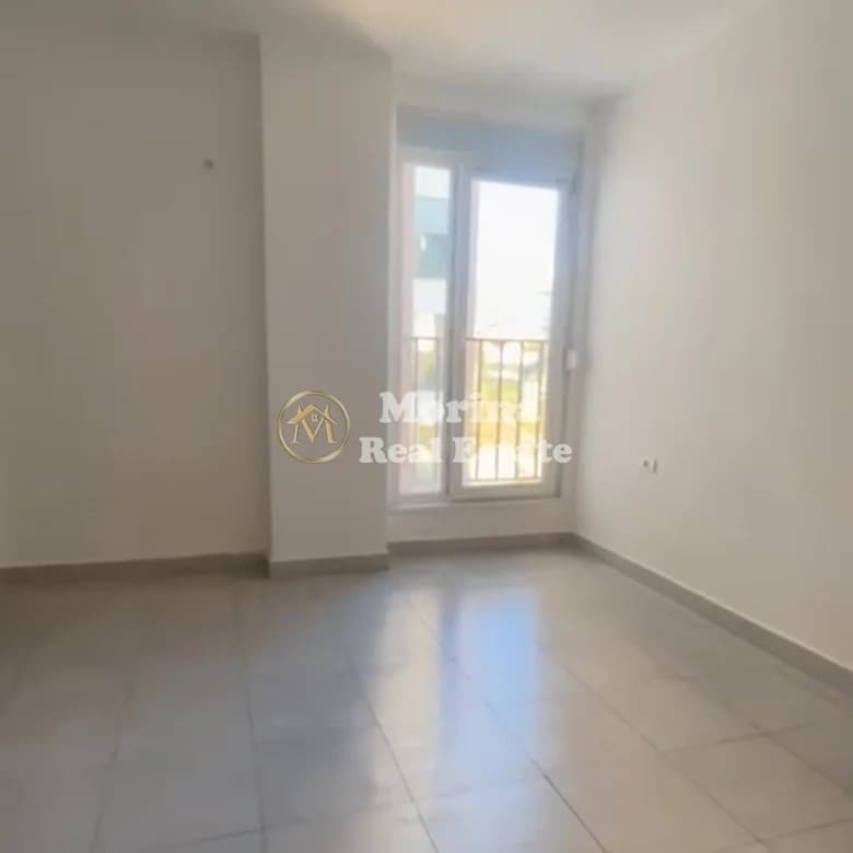 Qera | Apartament 3 + 1 | Rruga 5 Maji | 450 €/muaj 3