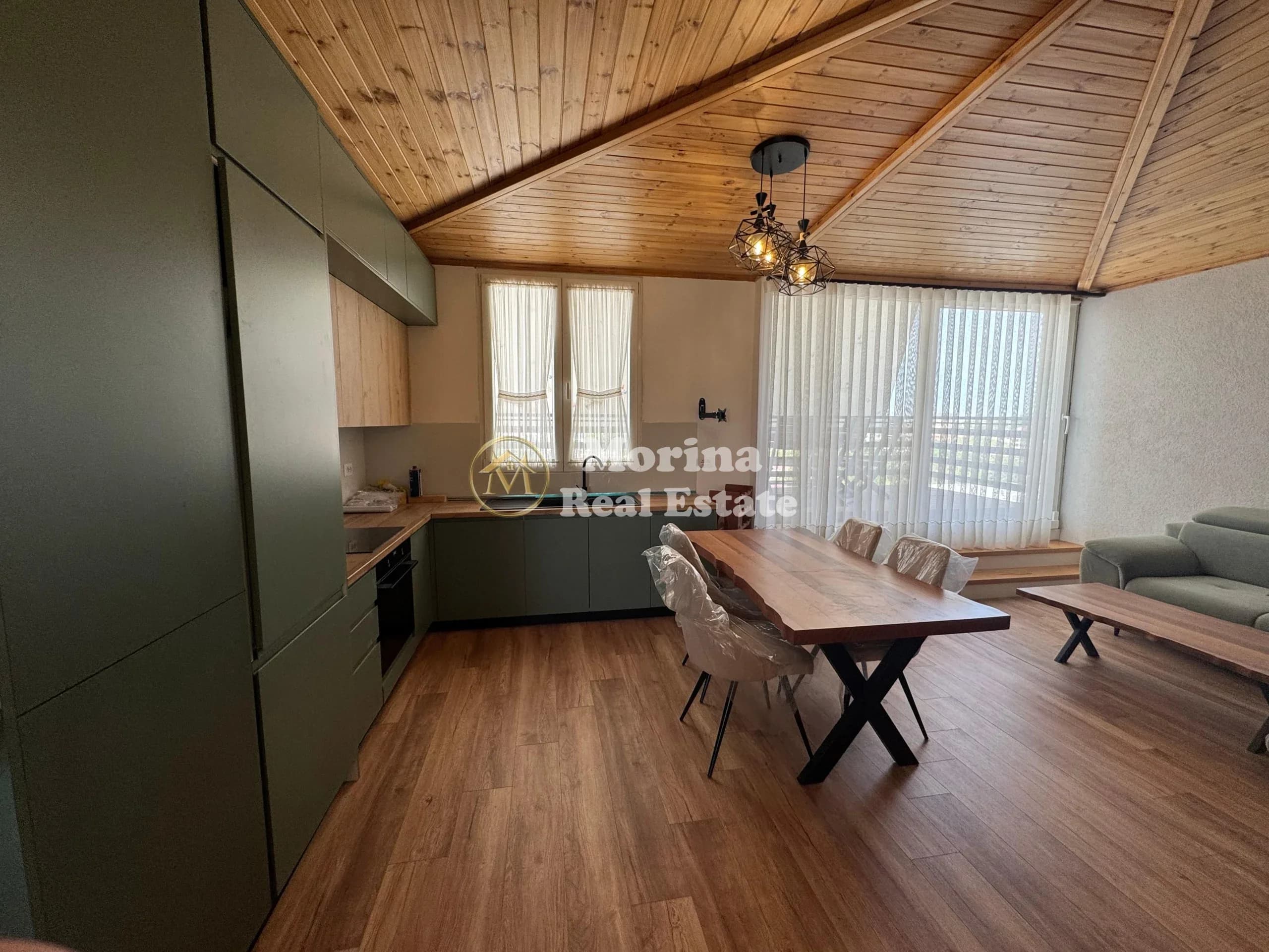 Qera | Dupleks 2 + 1 | Shkozë | 600 €/muaj