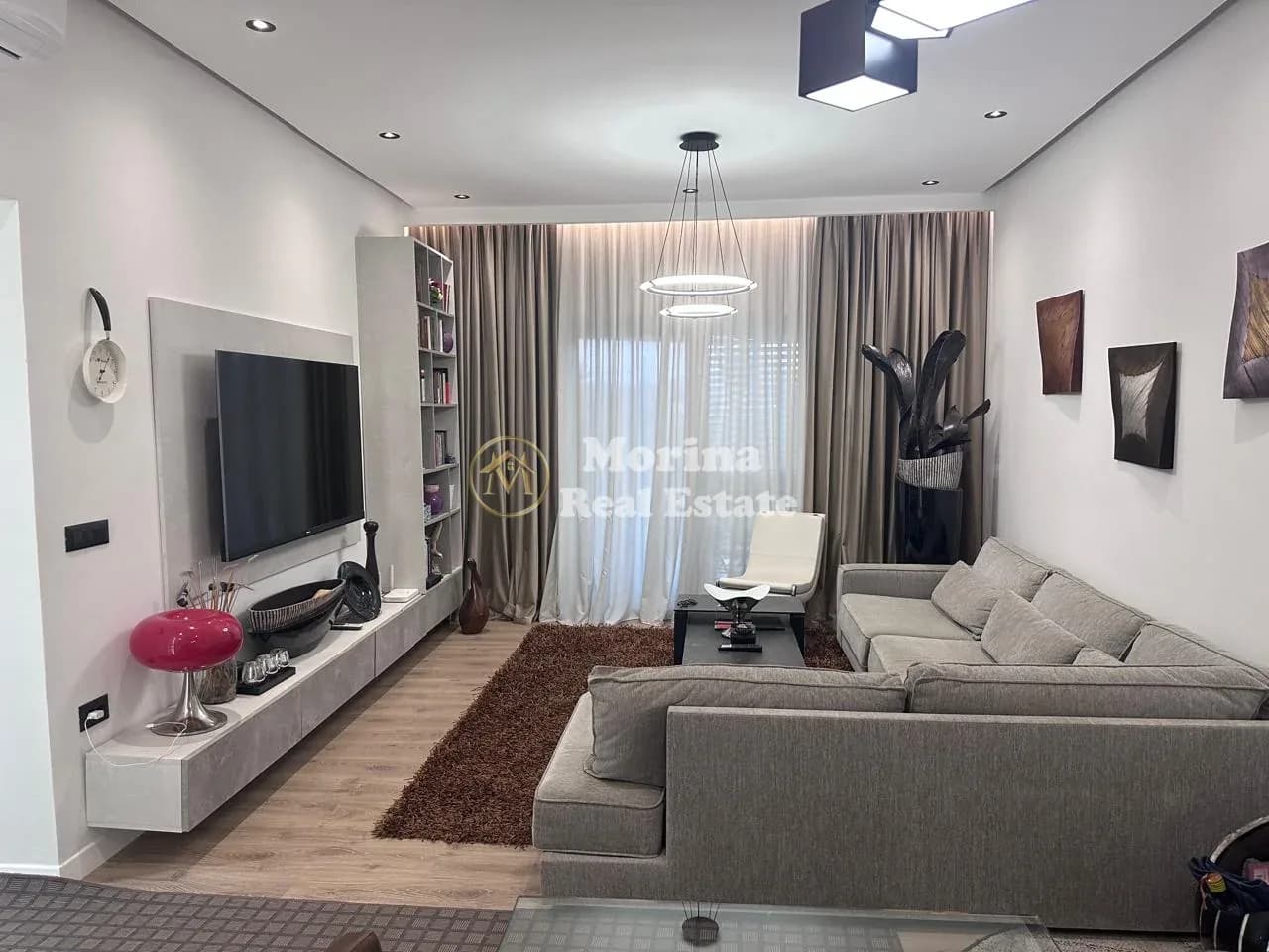 Shitje | Vilë 8 + 1 | Fresk | 650,000€ 2