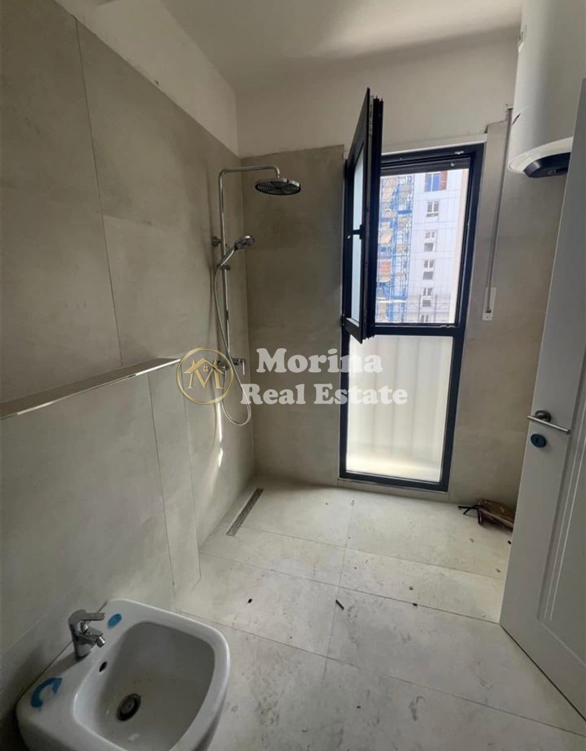Qera | Ambjent Biznesi | Rruga Jordan Misja | 700 €/muaj 4