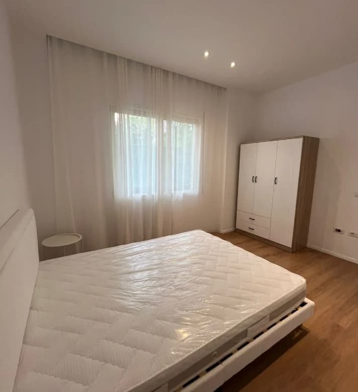 Qera | Vilë 1 + 1 | Ali Demi | 450 €/muaj 4