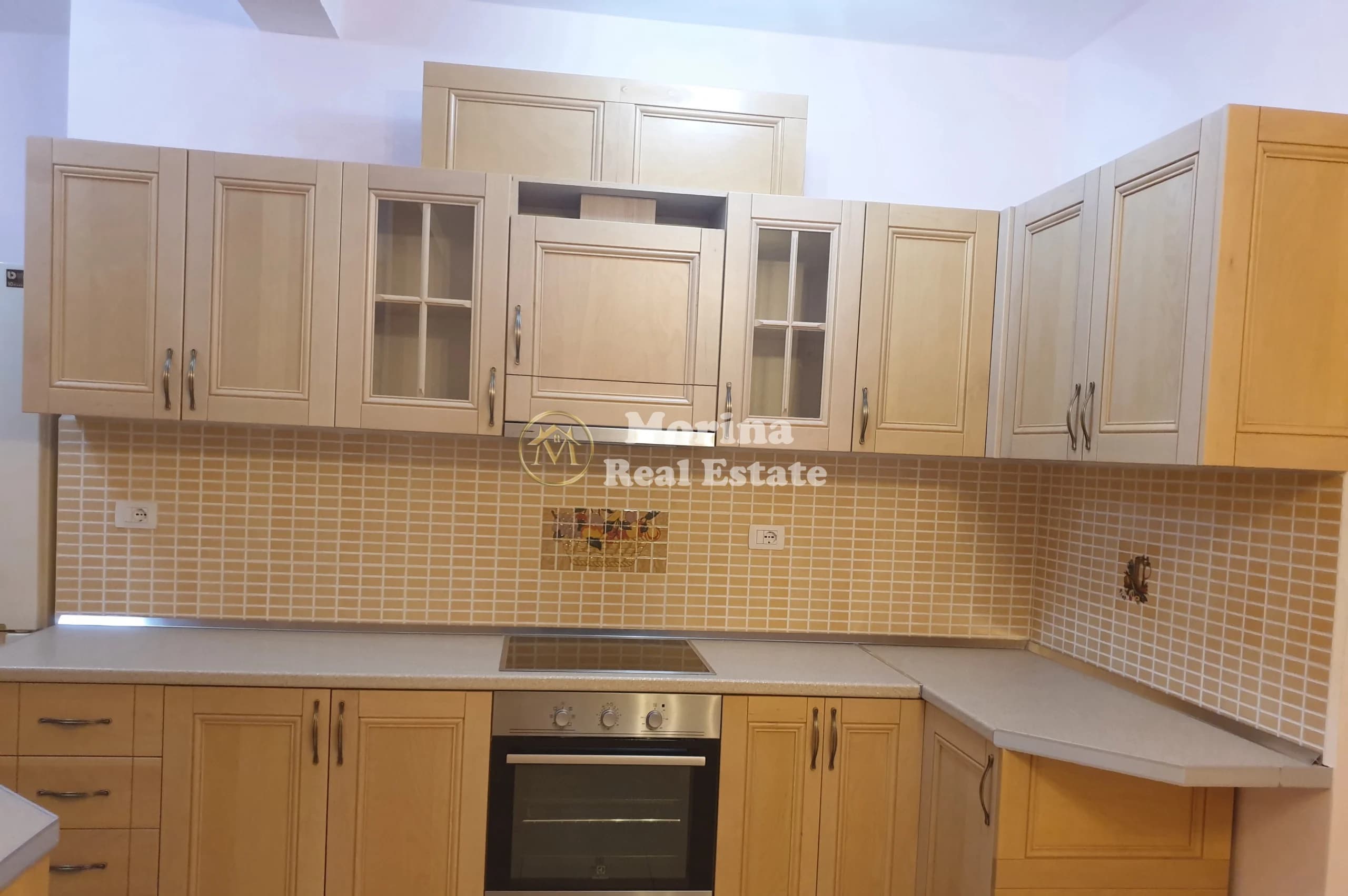 Shitje | Apartament 3 + 1 | Liqeni I Thate | 330000 €