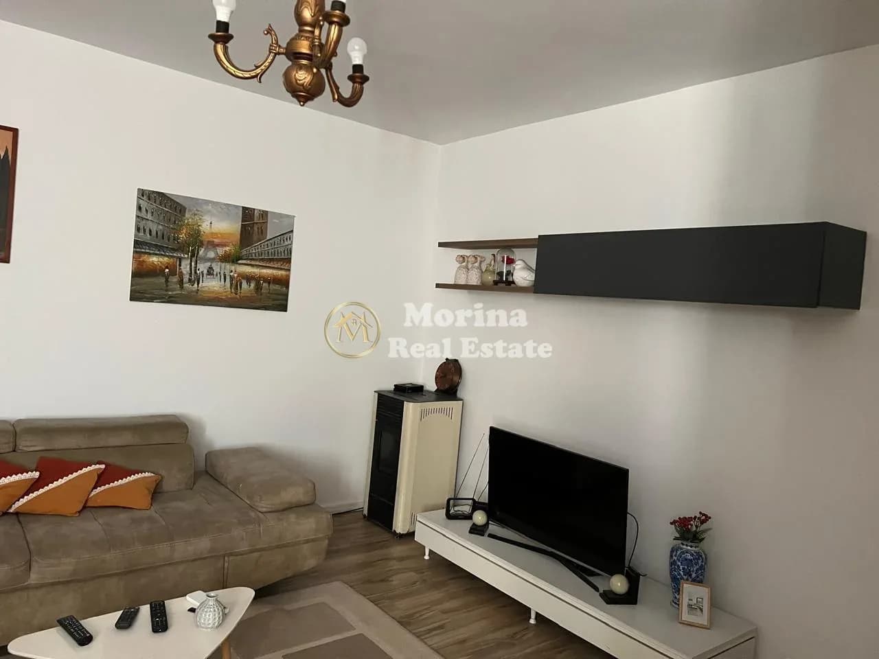 Qera | Shtëpi private 3 + 1 | Shkolla Bashkuar | 700 €/muaj 2