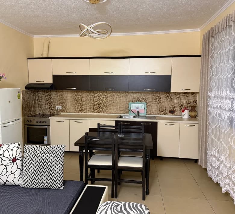 Qera | Vilë 2 + 1 | Jordan Misja | 500 €/muaj 3