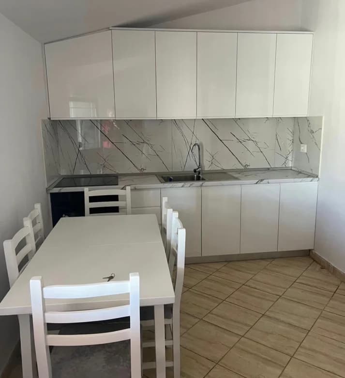 Qera | Vilë 2 + 1 | Paskuqan | 350 €/muaj 2