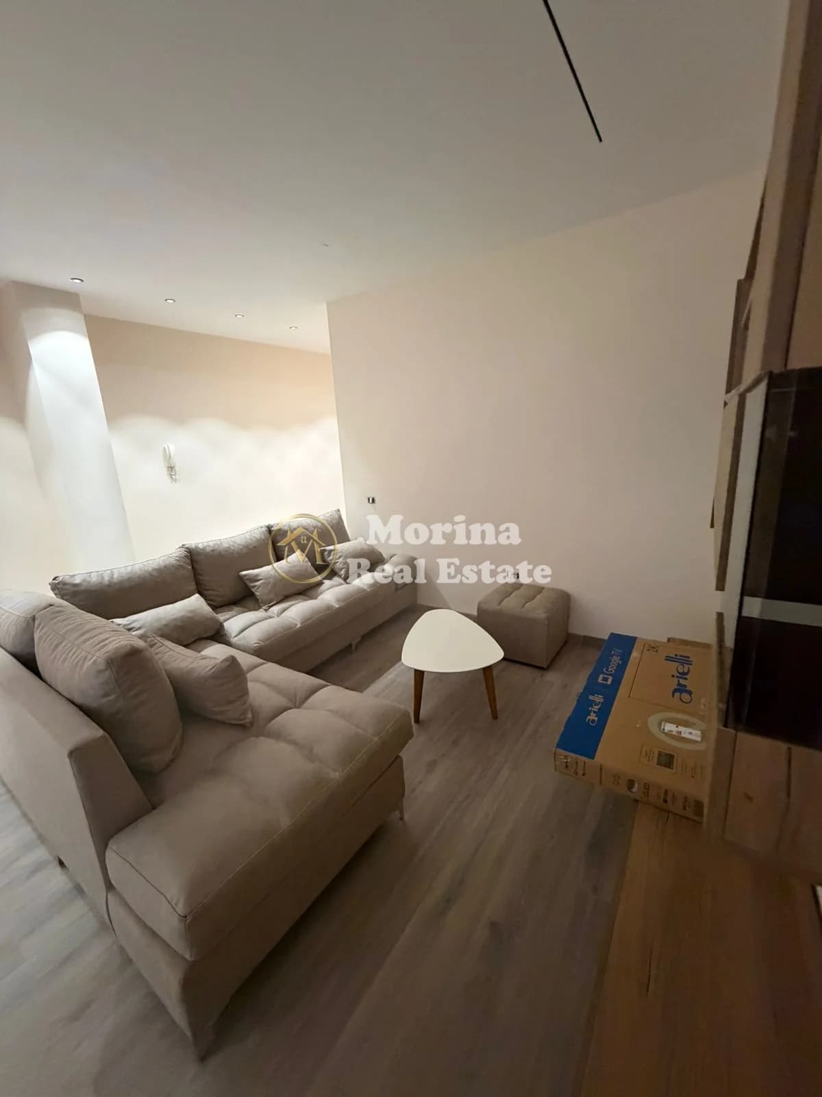 Qera | Apartament 3 + 1 | Pazari i Ri | 1400 €/muaj