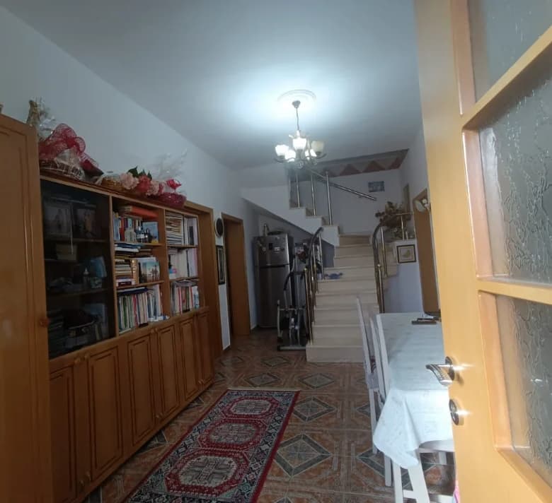 Qera | Vilë 5 + 1 | Kombinat | 800 €/muaj 3