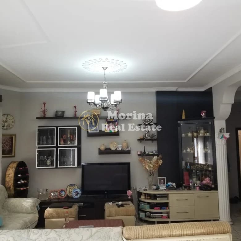 Qera | Vilë 4 kateshe+ papafingo+ garazh | Selitë | 3000 €/muaj 2
