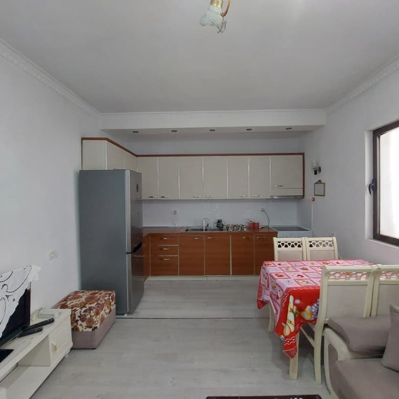 Qera | Shtëpi private 2 + 1 | Spitali Amerikan 2 | 500 €/muaj 2
