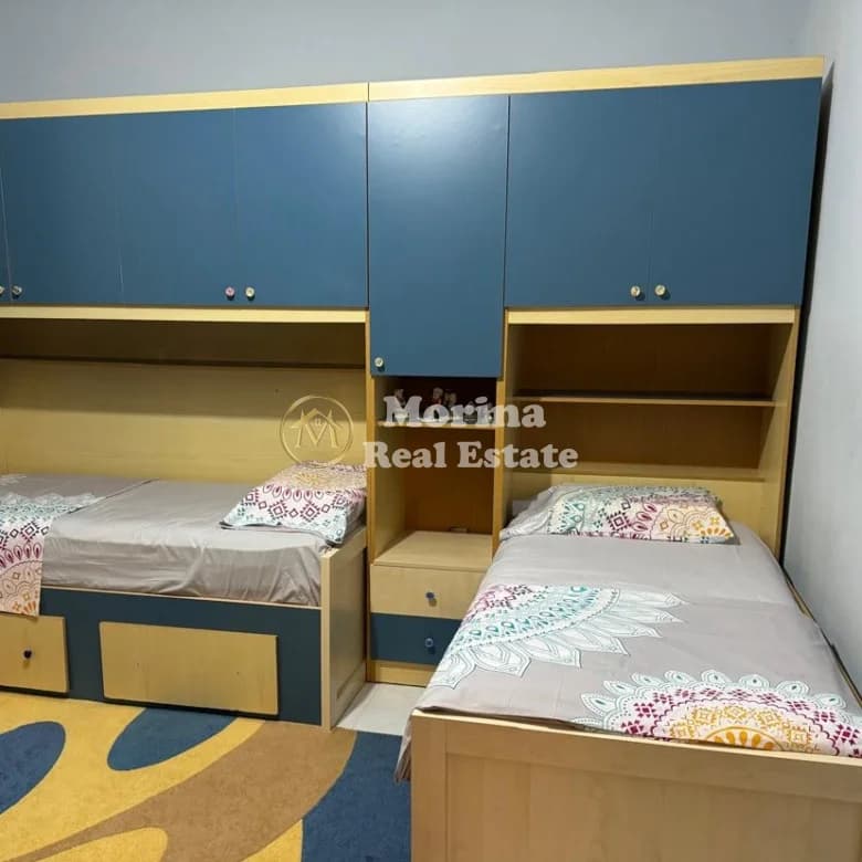 Qera | Shtëpi private 2 + 1 | Kodra E. Priftit | 450 €/muaj 4