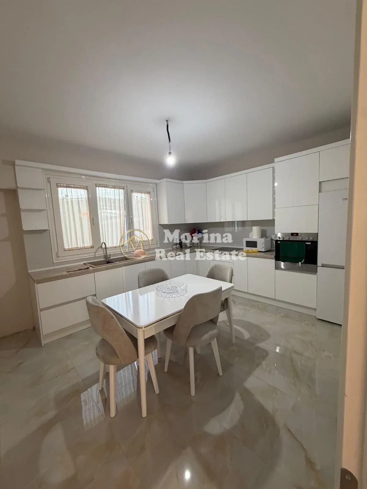 Qera | Vilë 4 + 1+Post Parkimi| Paskuqan | 700 €/muaj 3