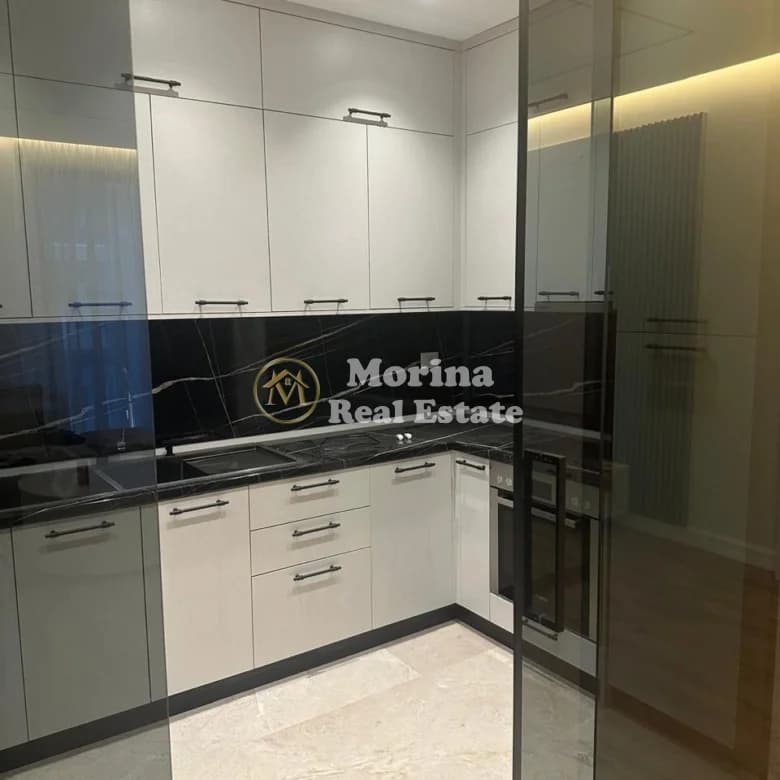 Qera | Apartament 3 + 1 + 2 | Rruga Xhanfize Keko | 1200 €/muaj 3