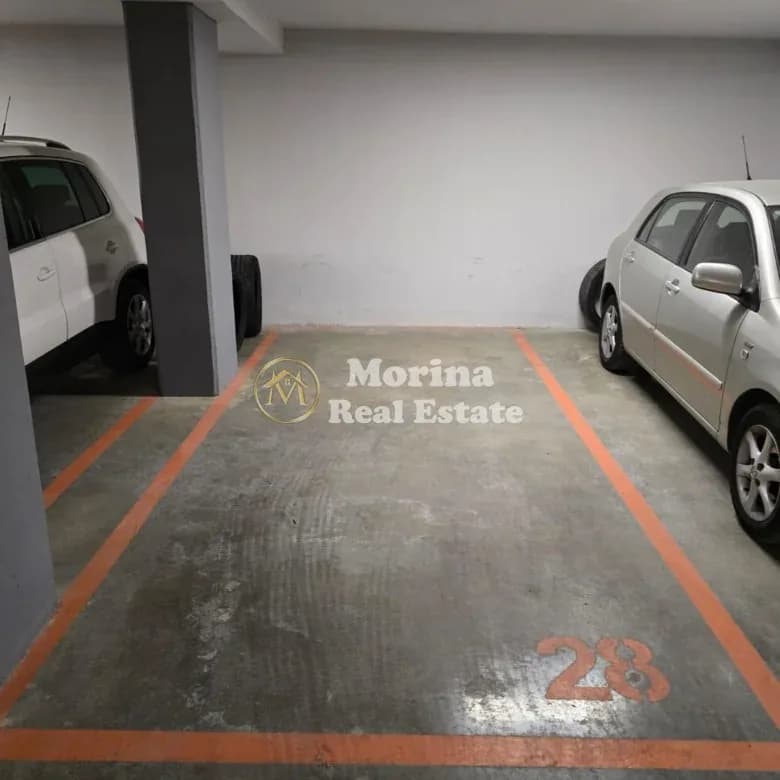 Shitje | Garazhd | Shkolla e Kuqe | 30900 € 2