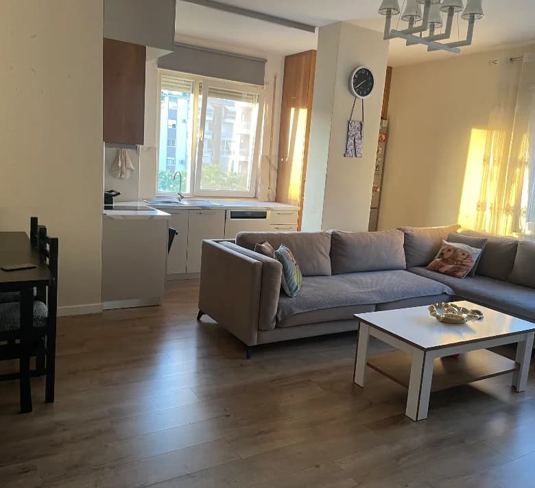 Qera | Apartament 2 + 1 | Fresku | 550 €/muaj