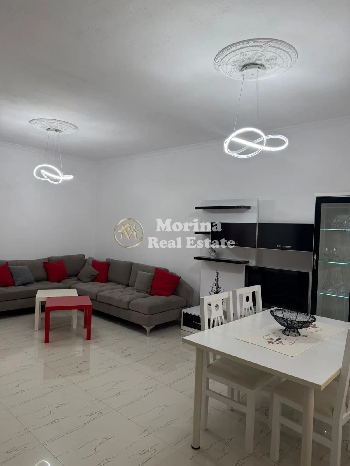 Qera | Shtëpi private 2 + 1 | Sauk | 500 €/muaj