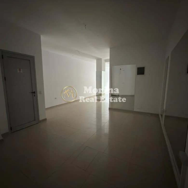 Qera | Ambjent Biznesi | Kristal Center | 800 €/muaj 3