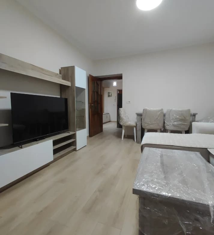 Qera | Apartament 2 + 1 | Rruga Fortuzi | 800 €/muaj