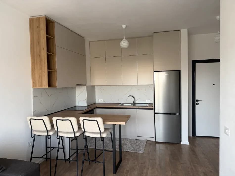 Qera | Apartament 1 + 1 | Kamez | 380 €/muaj