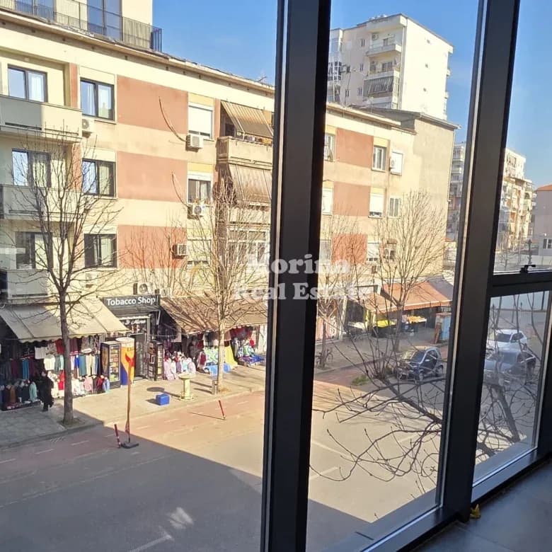 Qera | Ambjent Biznesi | Rruga e Barrikadave | 1000 €/muaj 3