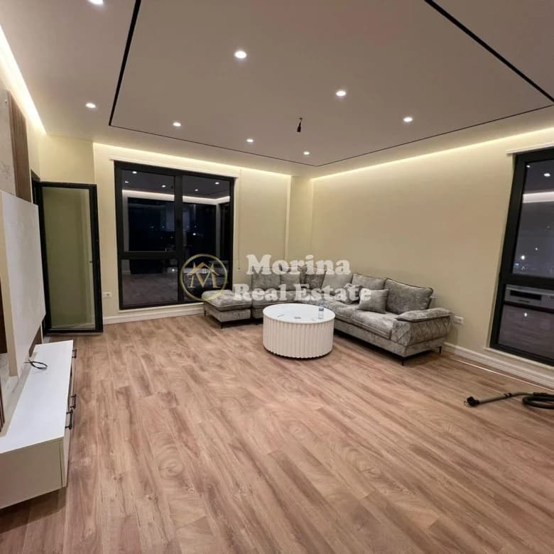 Qera | Apartament 3 + 1 + 2 | Rruga Xhanfize Keko | 1200 €/muaj