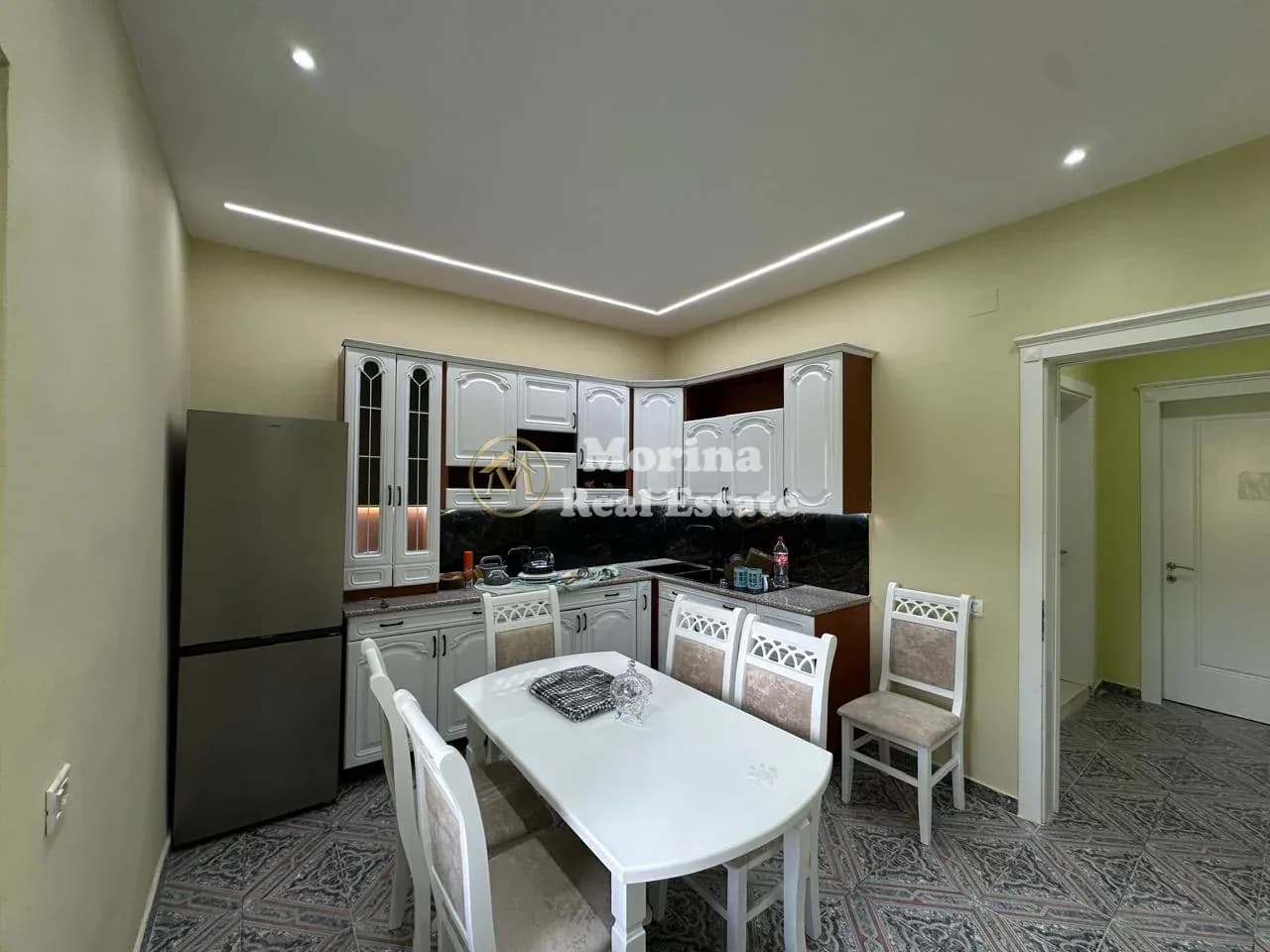 Qera | Vilë 2 + 1 + Parkim | Unaza Teudor Keko | 550 €/muaj