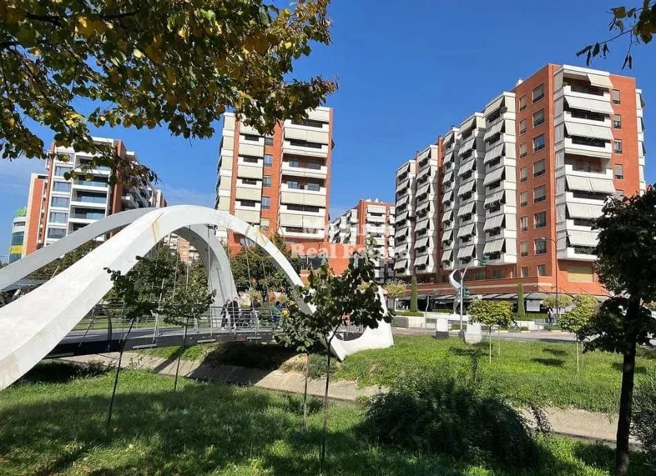 Shitje | Biznes | Kompleksi Delijorgji | 150000 € 3