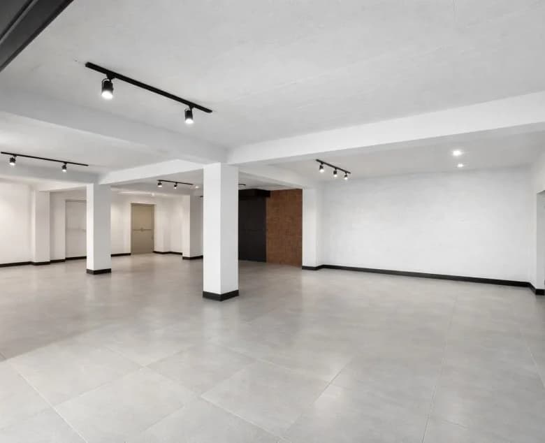 Qera | Ambjent Biznesi Godien 3-kateshe | Sauk | 11200 €/muaj i diskutueshem 2
