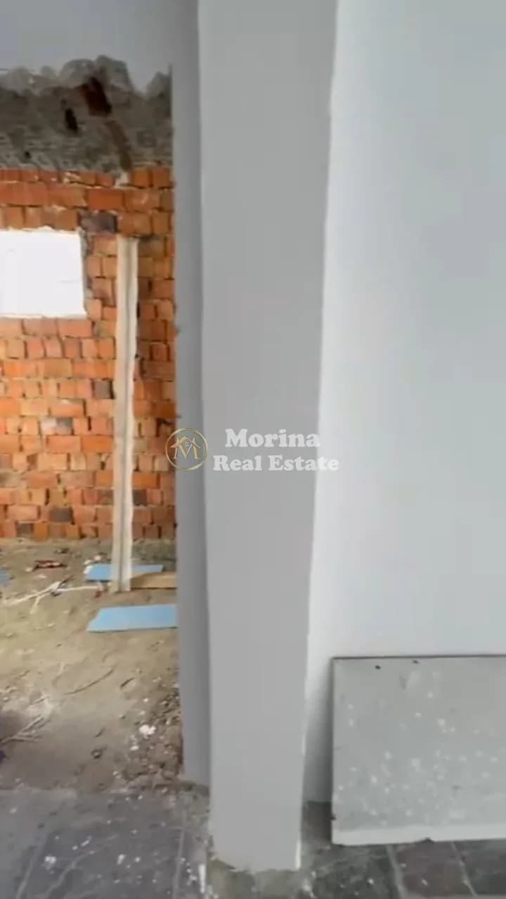 Shitje | Magazinë | Xhamlliku | 60000 €