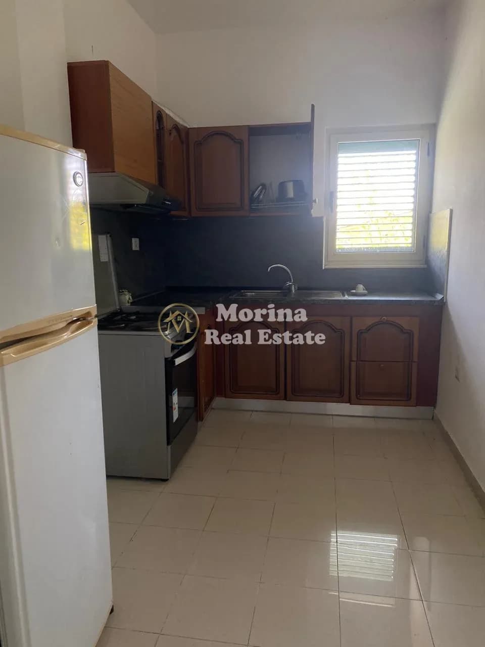 Qera | Shtëpi private 3 + 1 | Ish-Tregu Elektrik | 550 €/muaj 2