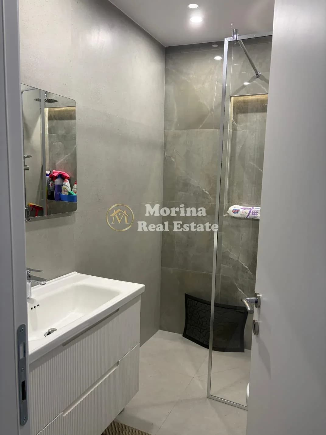 Qera | Ambjent Biznesi | Rruga Myslym Shyri | 700 €/muaj 3